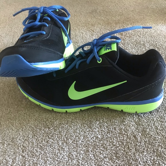 Nike Shoes - Women’s Nike Air Training Sneaker size 10